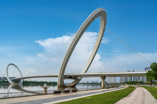 南京青奥中心南京眼步行桥