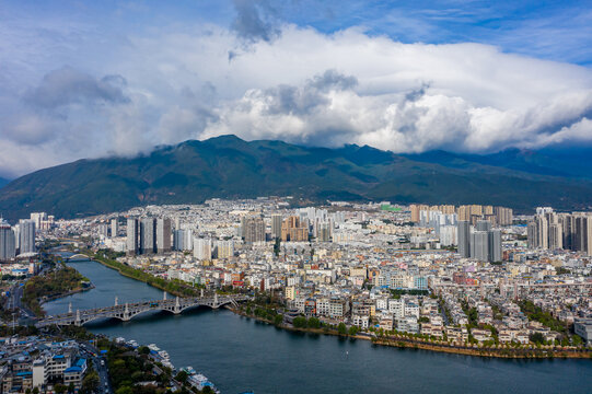 航拍云南大理洱海风光湖泊湿地