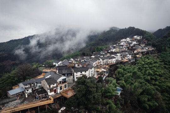 江西木梨硔古村落徽派建筑云海