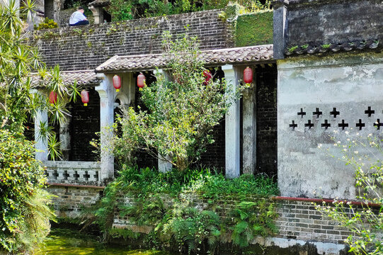 陆川谢鲁山庄山环水抱处