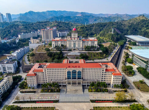 广西梧州学院