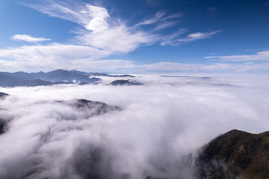 山间的云海