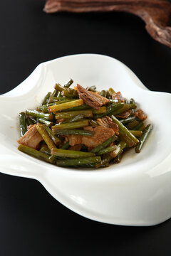 蒜台炒肉