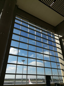 机场落地窗