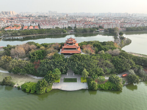 航拍泉州市西湖公园刺桐阁