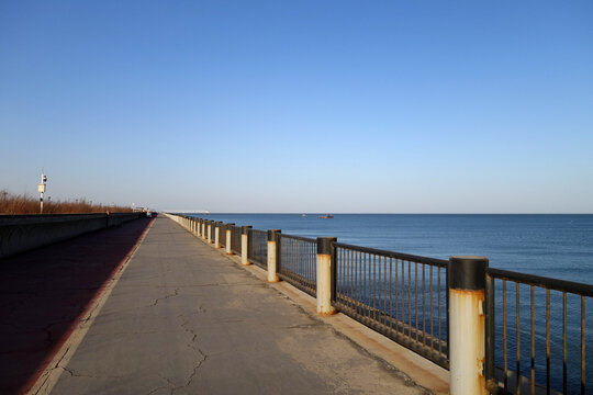 平静的海平面