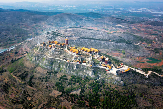 航拍山东枣庄峄城区大光明寺