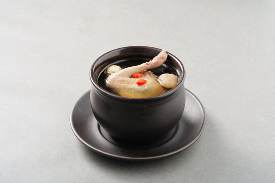 灵芝鸽子汤
