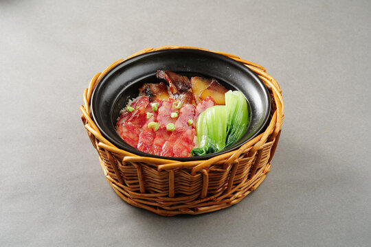 腊味煲仔饭