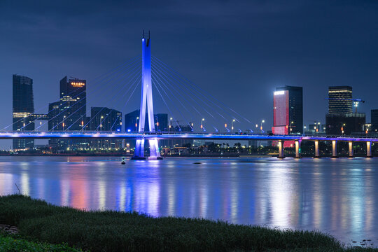 广州南沙凤凰一桥夜景