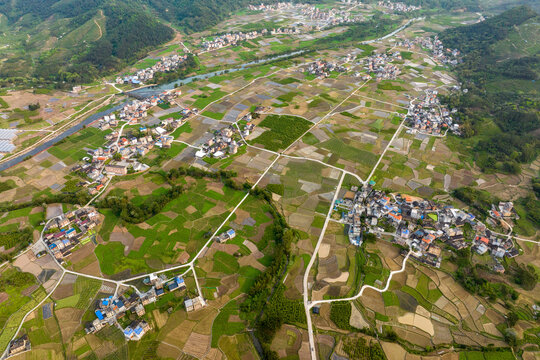 春日五彩田园村庄风光景色秀丽