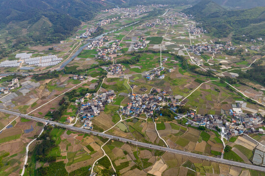 春日五彩田园村庄风光景色秀丽