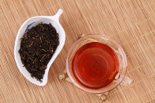 红茶与茶汤