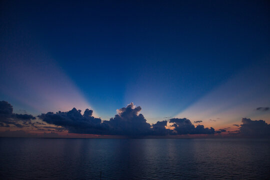 海岛日落夕阳