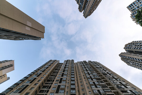 仰拍住宅小区高楼