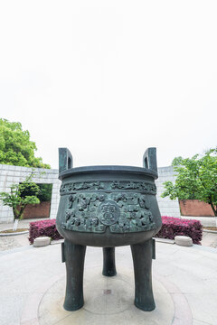 南京雨花台景区的雨花宝鼎