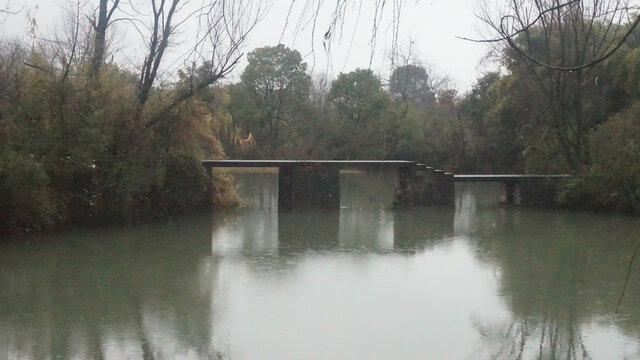 雨中的小桥