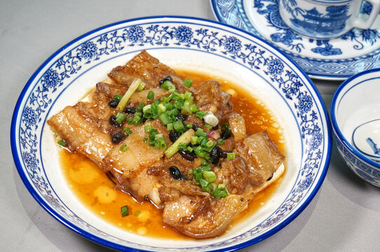 阳江豆豉蒸土猪肉