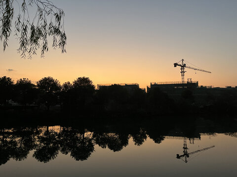 城市夕阳