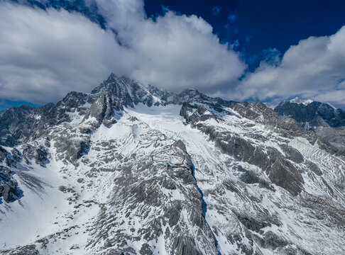航拍云南丽江玉龙雪山冰川积雪