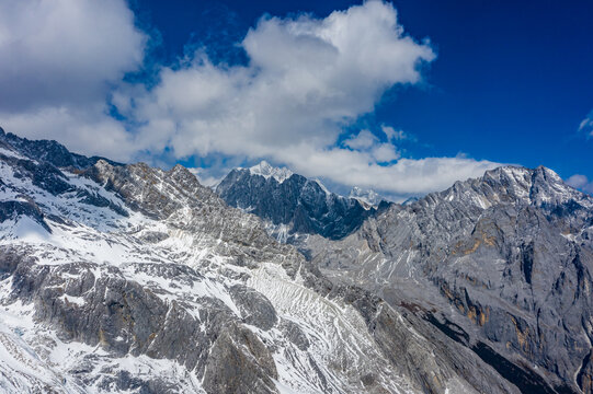 航拍云南丽江玉龙雪山冰川积雪