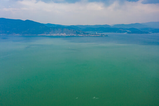 航拍云南大理洱海湖泊生态风光