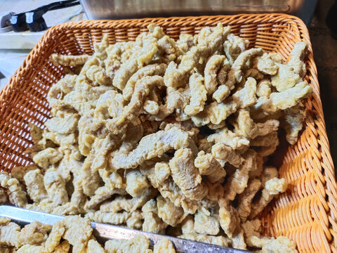油炸小酥肉