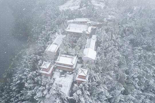 下雪后的南海寺