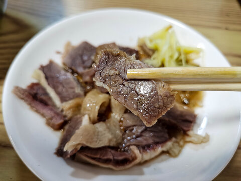 陆川白切牛腩