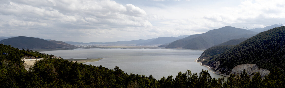 香格里拉纳帕海