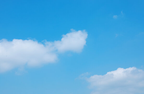 蓝天阳光白云睛空天气背景图片