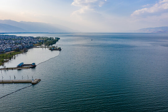 航拍云南大理洱海才村湿地公园