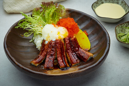 鱼子鳗鱼拌饭饭