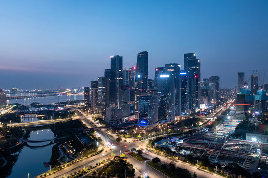 深圳前海建筑群夜景