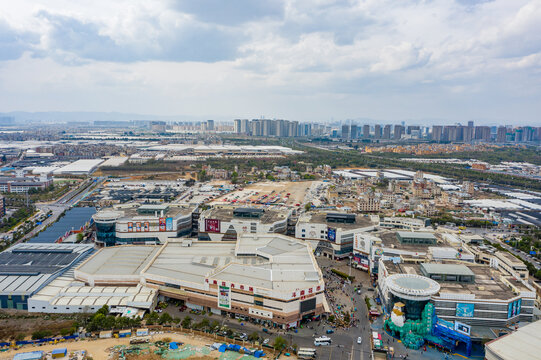 航拍云南昆明斗南花卉市场花市