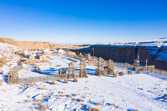 航拍嘉峪关长城第一墩景区雪景