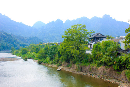 齐云山横江