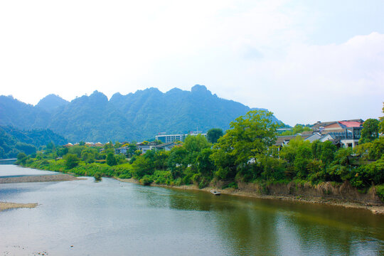 齐云山横江