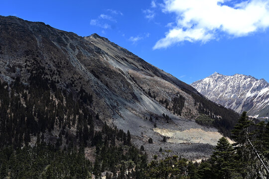 高原雪山