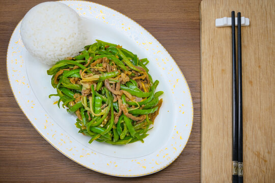 青椒肉丝饭