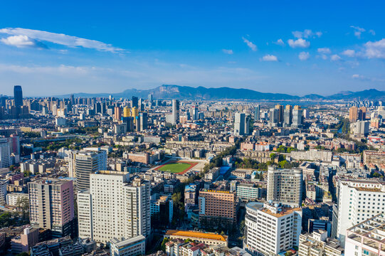 航拍云南昆明城市建筑群天际线