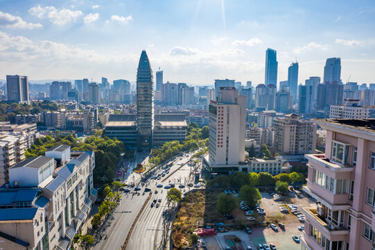 航拍云南昆明城市建筑群天际线