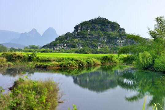 乡村小景小溪