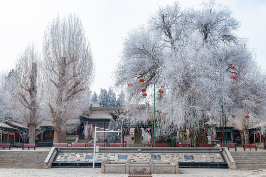 酒泉古泉眼雾凇雪景