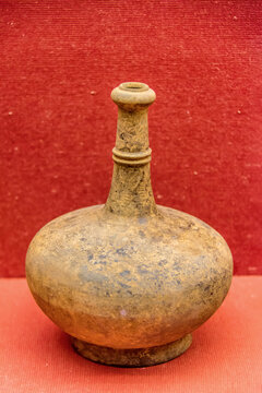 中国三峡博物馆西汉蒜头壶