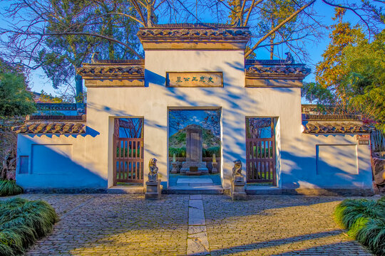 扬州史可法纪念馆衣冠墓