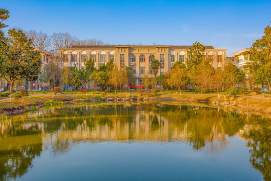 扬州大学