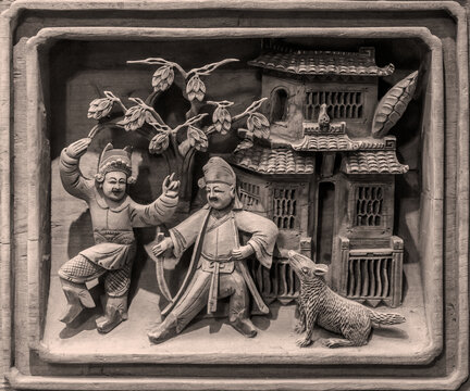 中式古董老家具上的人物木雕