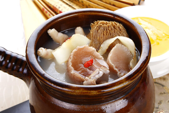 猴头菇玉饭煲海螺