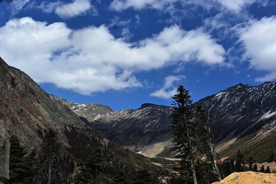 高原雪山